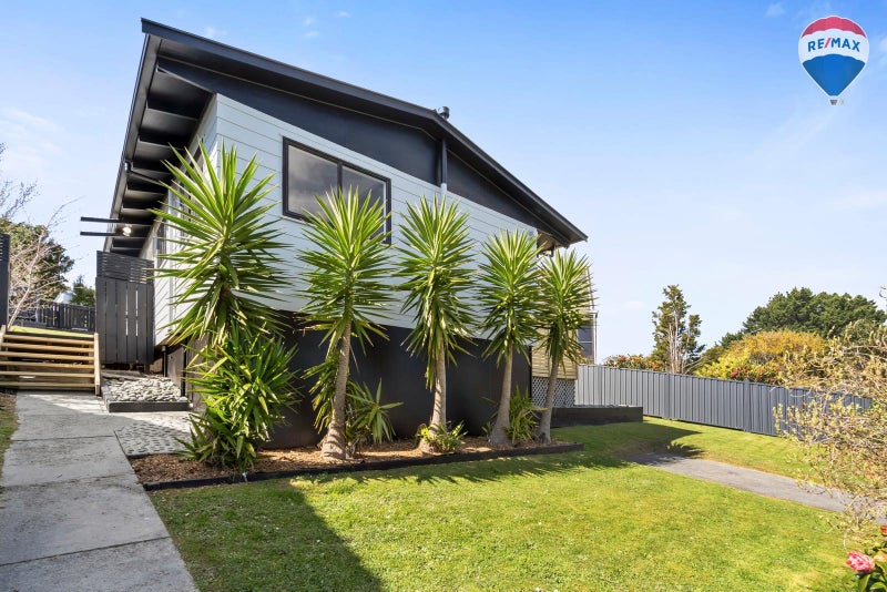 183 Holborn Drive, Stokes Valley, Lower Hutt - Carousel 1