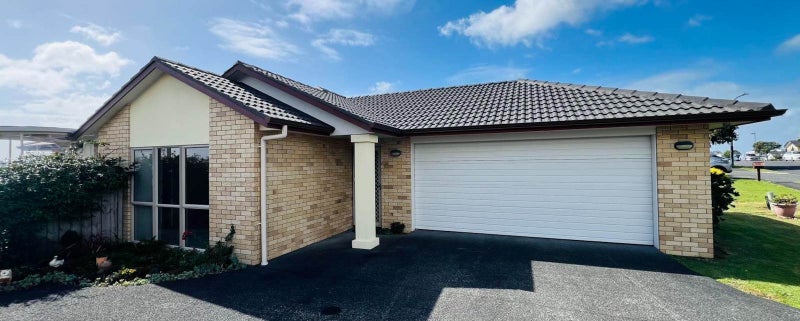 42 Rush Creek Drive, Westgate, Auckland - Carousel 2