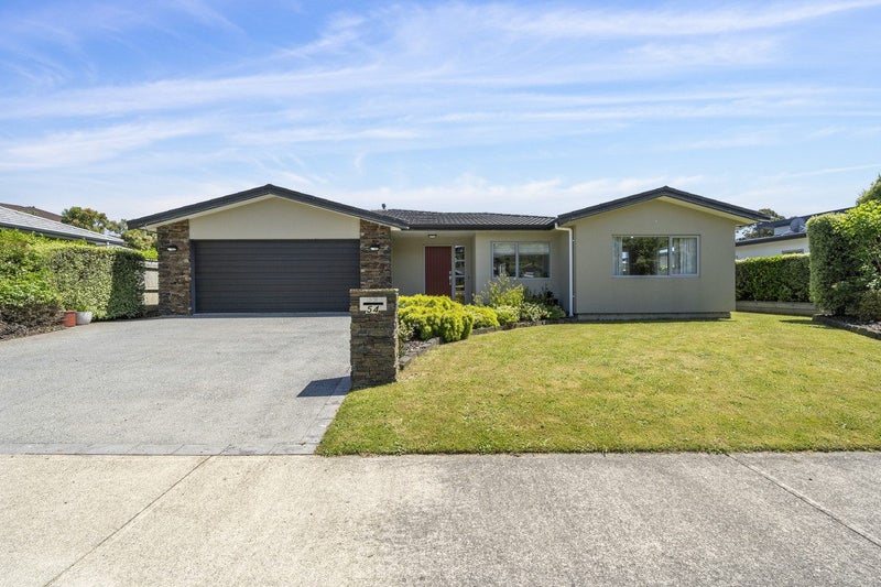 54 Resolution Drive, Whitby, Porirua - Carousel 1