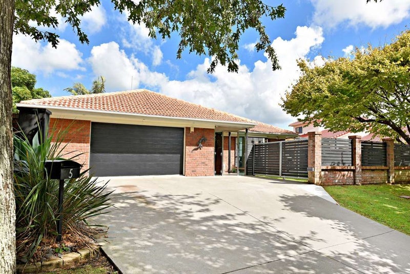5 Cumbrian Place, Conifer Grove, Takanini - Carousel 1