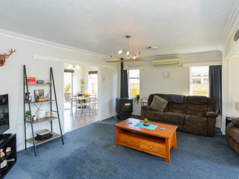 423 Collinge Road, Mayfair, Hastings - Carousel 2