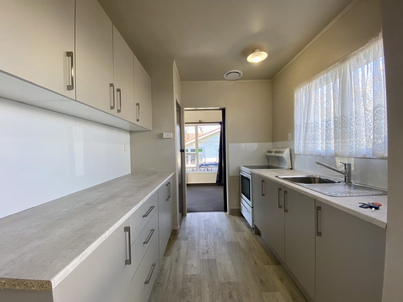 23 Hinau Street, Maeroa, Hamilton - Carousel 2