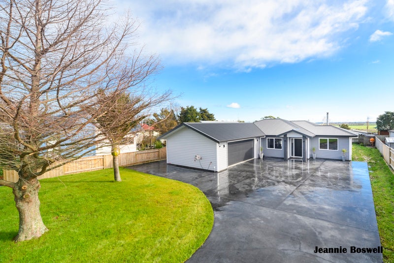 17 Kowhai Street, Tokomaru, Palmerston North - Carousel 1