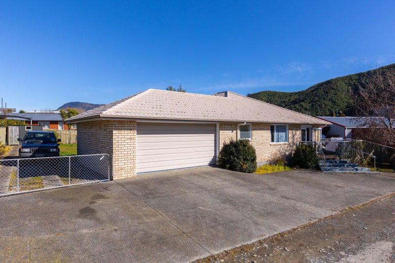 257A Waikawa Road, Waikawa, Picton - Carousel 1