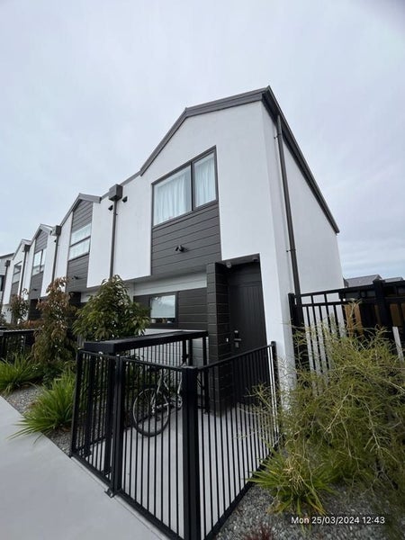 9/15 Bunyan Street, Waltham, Christchurch - Carousel 1