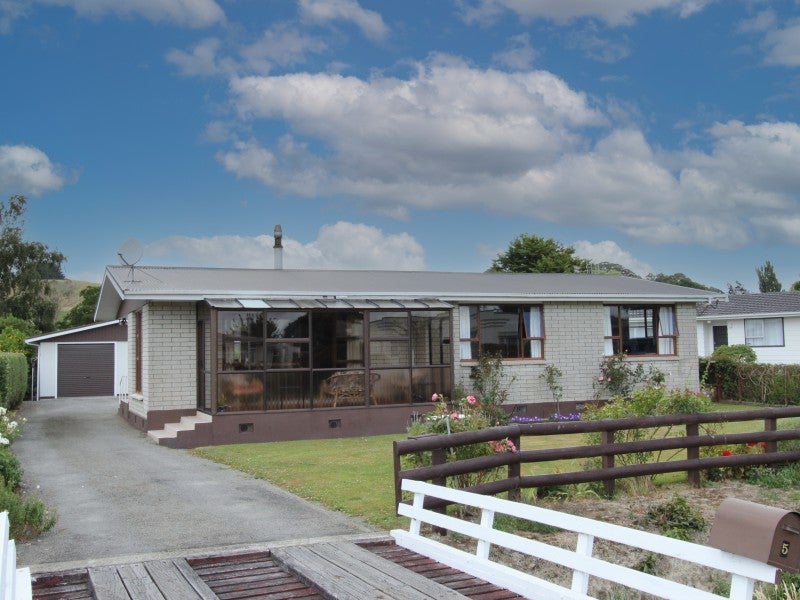 5 Huxley Street, Pahiatua, Pahiatua - Carousel 1