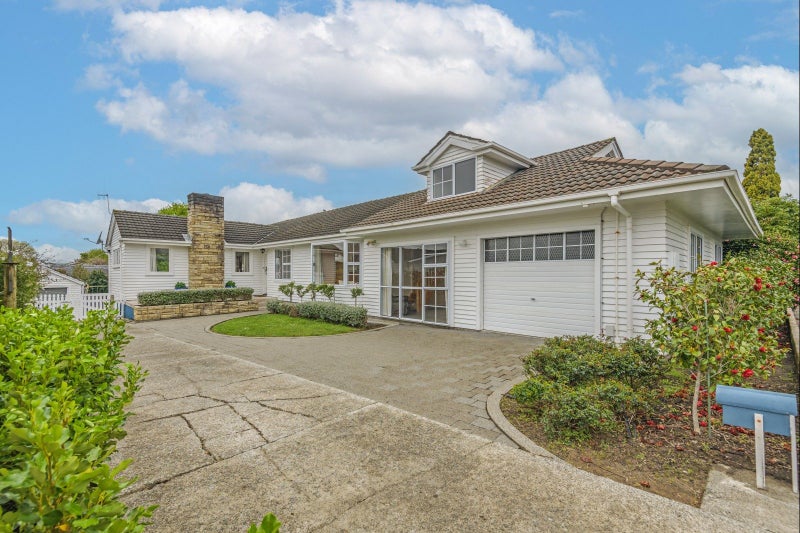 35 Lincoln Terrace, Hokowhitu, Palmerston North - Carousel 1