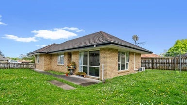 3 Cretian Crescent, Henderson, Auckland - Carousel 1