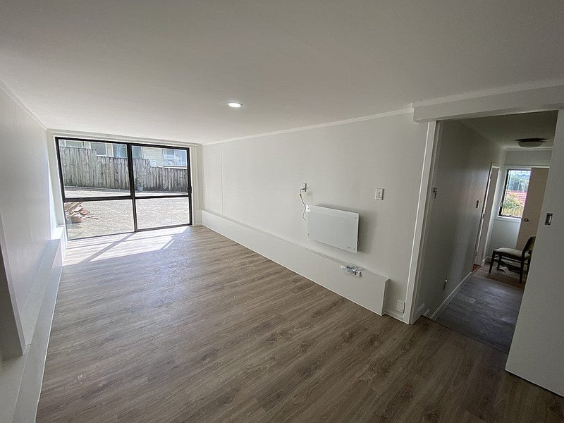 14A Windsor Place, Windsor Park, Auckland - Carousel 2