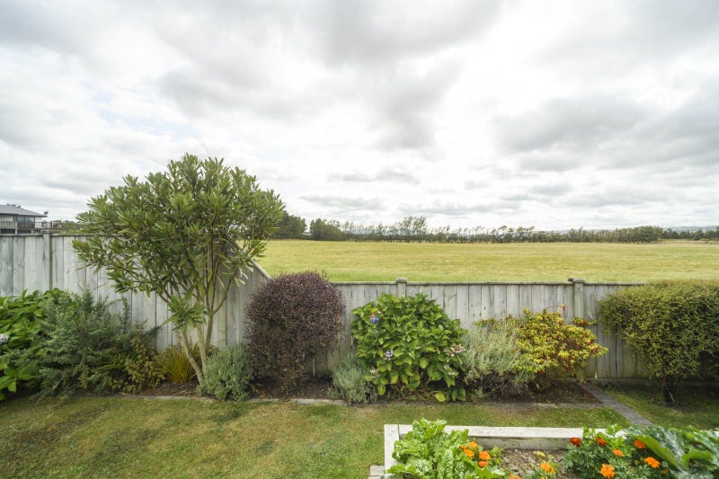 15 Lorenzo Place, Kelvin Grove, Palmerston North - Carousel 14