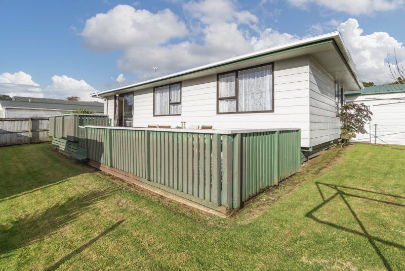 2/10 Argyle Avenue, Pahurehure, Papakura - Carousel 1
