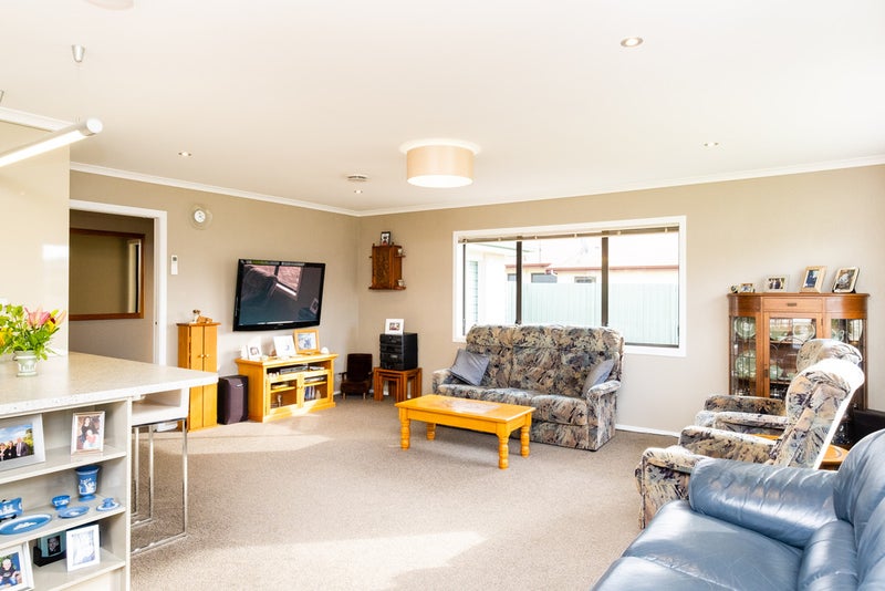5 Whiting Crescent, Greenmeadows, Napier - Carousel 2