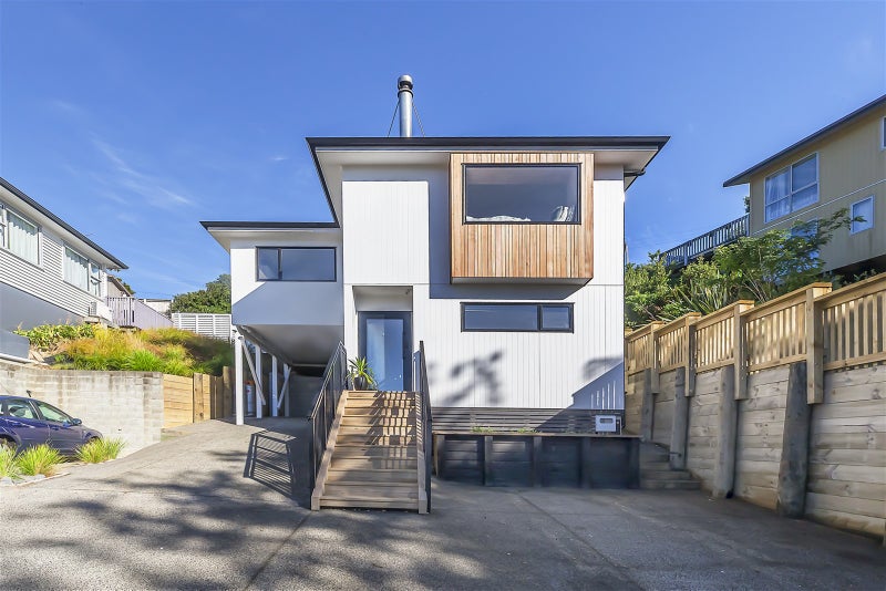 28B Redwood Ave, Tawa, Wellington - Carousel 1