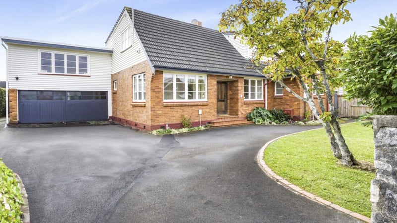 15 Tamihana Avenue, Fairfield, Hamilton - Carousel 1