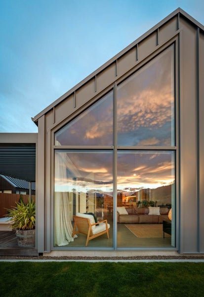 7 Campbell Road, WANAKA - Carousel 2