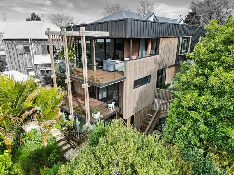 576C Grey Street, Hamilton East, Hamilton - Carousel 1