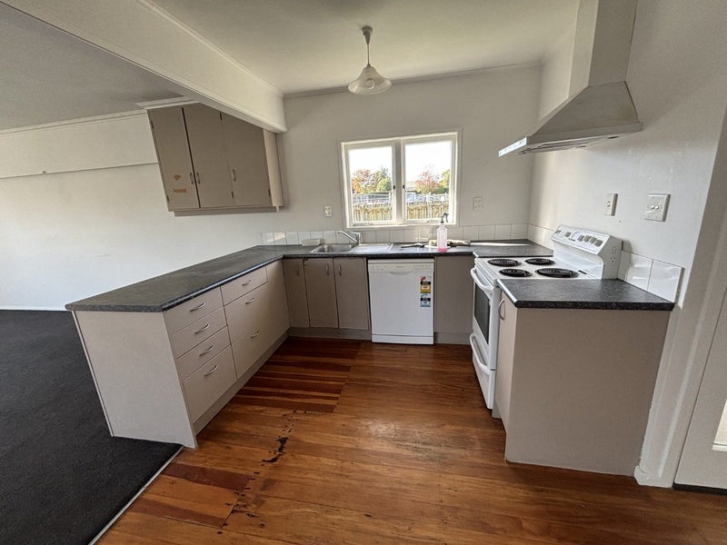 10 Griffiths Place, Claudelands, Hamilton - Carousel 2
