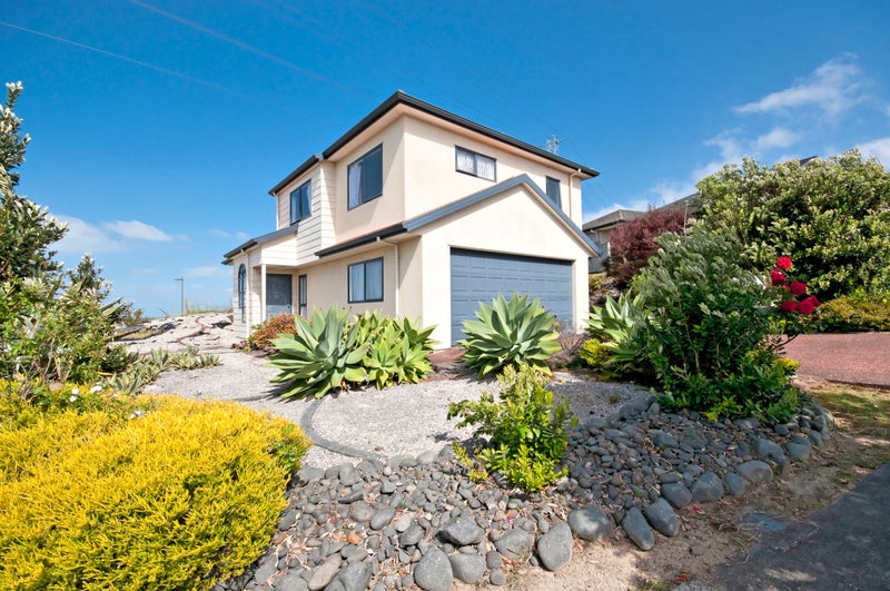 49 Richfield Crescent, Westgate, Auckland - Carousel 13