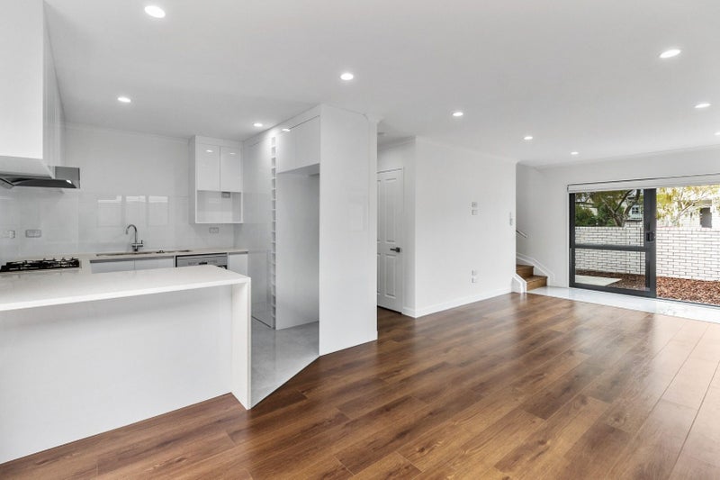 15A Sunnyvale Road, Greenlane, Auckland - Carousel 2