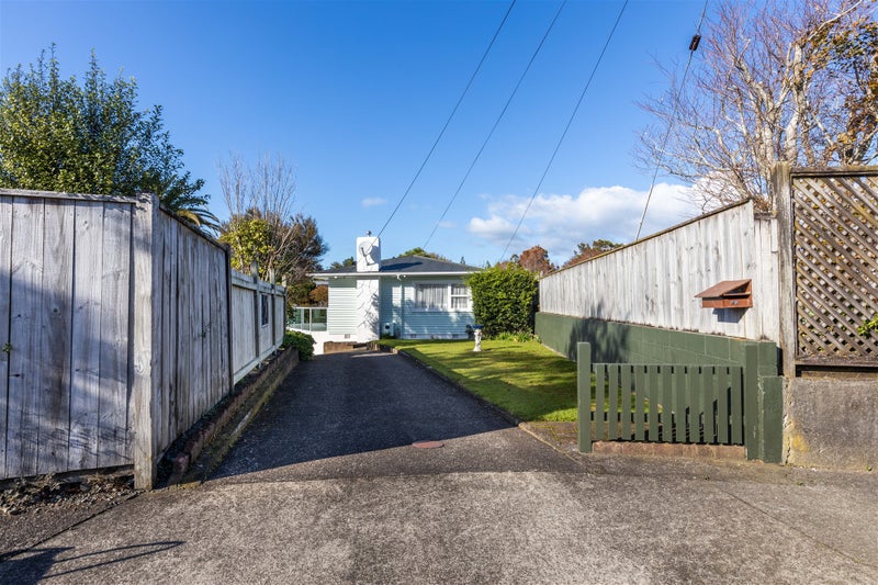 28 Elizabeth Place, Ferndale, New Plymouth - Carousel 1