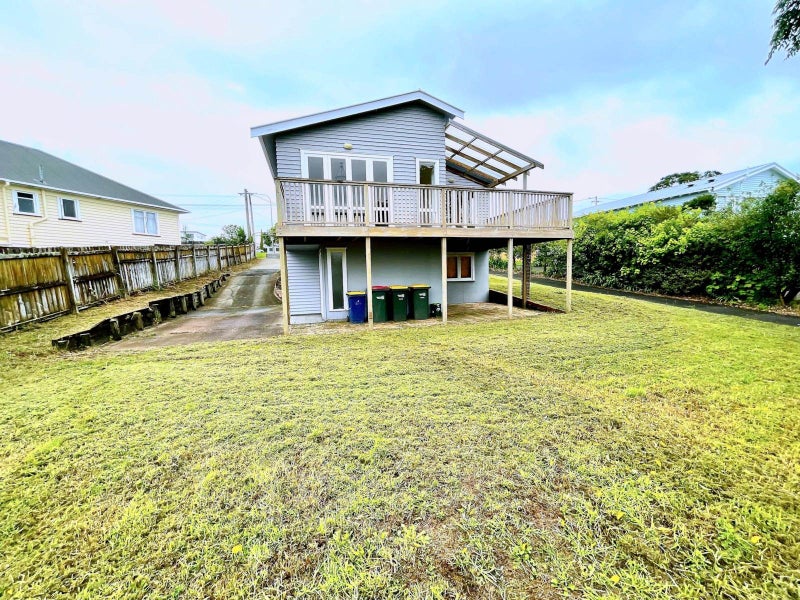 26 Clayburn Road, Glen Eden, Auckland - Carousel 17