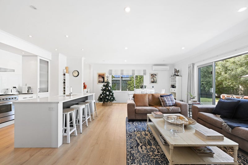 15 Bramber Street, Flagstaff, Hamilton - Carousel 2