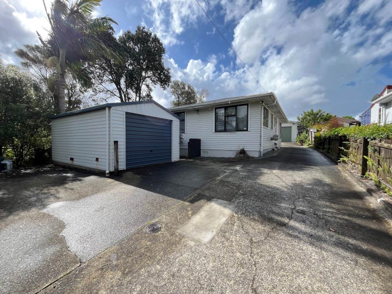 17 Hinau Street, New Lynn, Auckland - Carousel 1