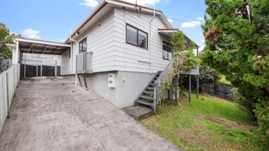 1/18 Sherwood Avenue, Te Atatu South, Auckland - Carousel 1