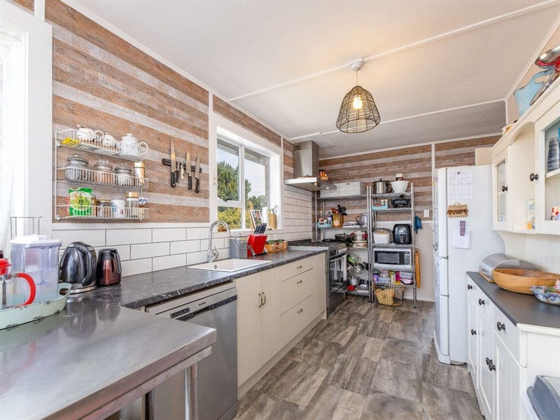 6 Avro Crescent, Hornby, Christchurch - Carousel 2