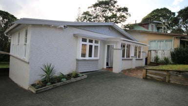 68 Victory Road, Laingholm, Auckland - Carousel 1