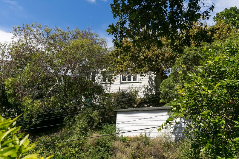 75 Severn Street, Island Bay, Wellington - Carousel 1