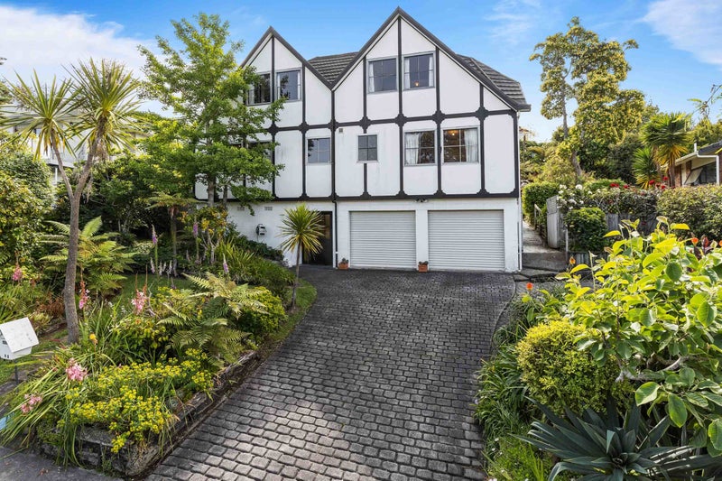 82 Porritt Avenue, Chatswood, Auckland - Carousel 1