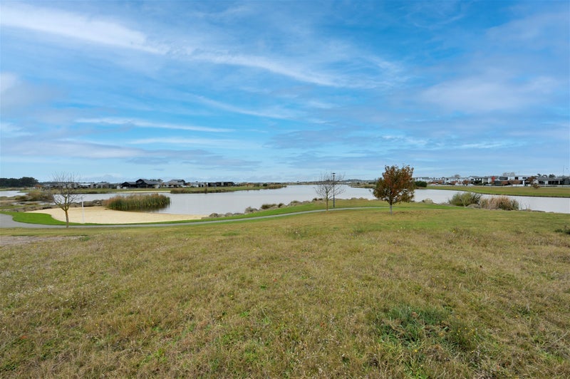 12 Medusa Lane, Pegasus - Carousel 1