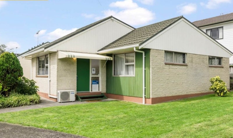 1/11 Thornton Road, Milford, Auckland - Carousel 1