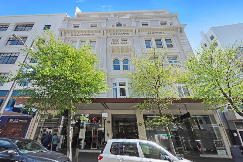 1/32 Cuba Street, Te Aro, Wellington - Carousel 1