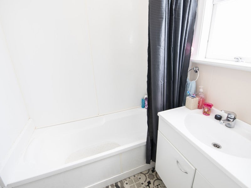 99 Shakespeare Road, Bluff Hill, Napier - Carousel 18