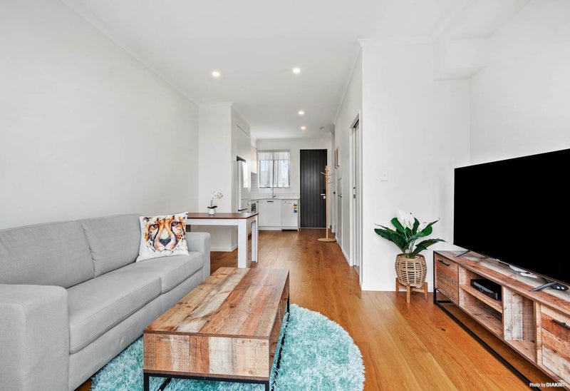 93 Waipuhinui Way, Wiri, Auckland - Carousel 2