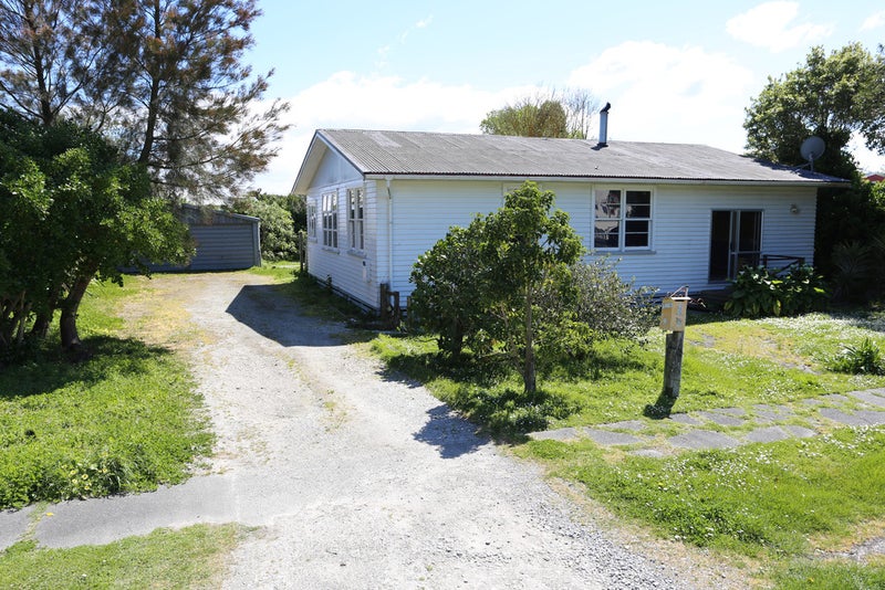 1 Montrose Street, Kaiti, Gisborne - Carousel 1