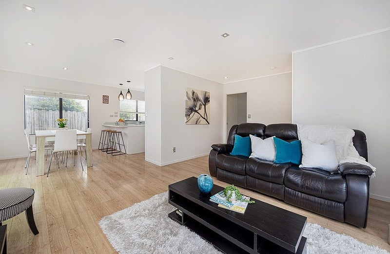 8 Ifield Court, Burswood, Auckland - Carousel 2