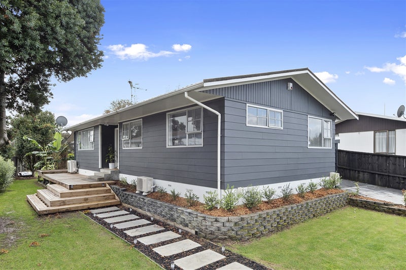 9 Crescent Court, Melville, Hamilton - Carousel 1