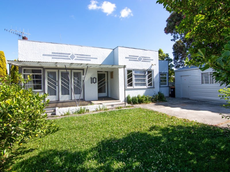 10 Pahiatua Street, Hokowhitu, Palmerston North - Carousel 2