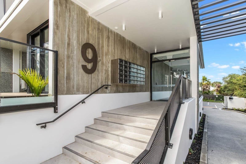209/9 Walmer Road, Point Chevalier, Auckland - Carousel 2