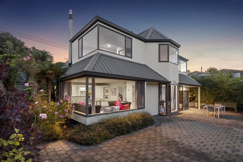 87 Martin Road, Fairfield, Dunedin - Carousel 1