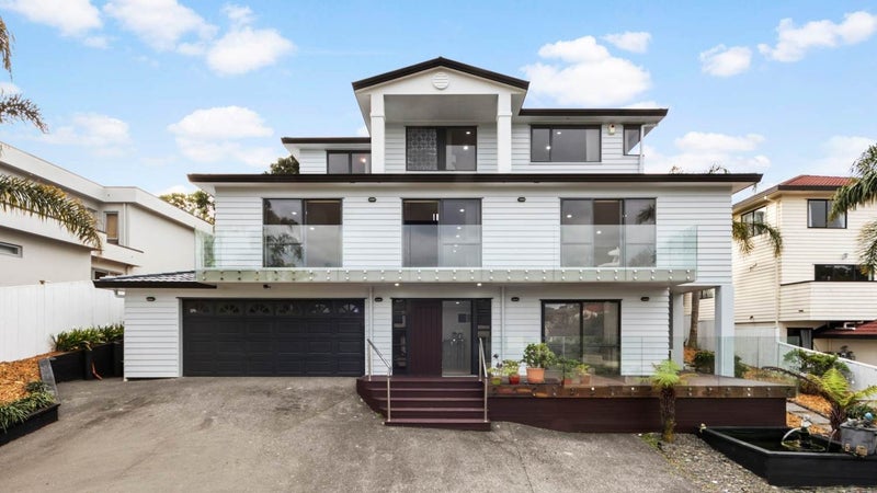 5 Belleaire Court, West Harbour, Auckland - Carousel 1