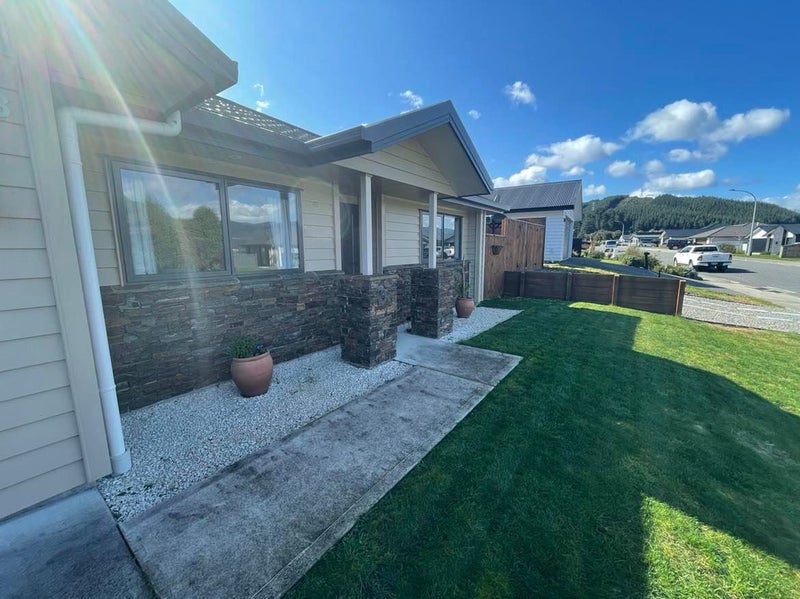 123 Riverstone Drive, Riverstone Terraces, Upper Hutt - Carousel 1