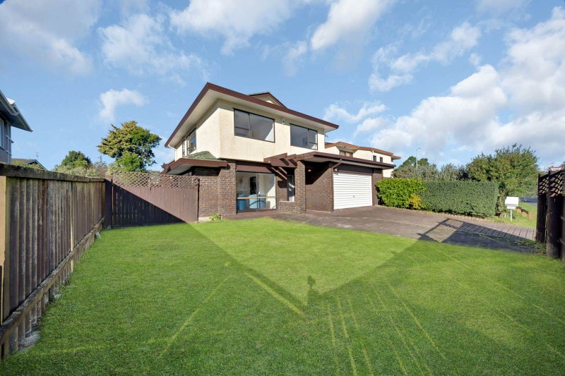 2/1 Belmere Rise, Farm Cove, Auckland - Carousel 1