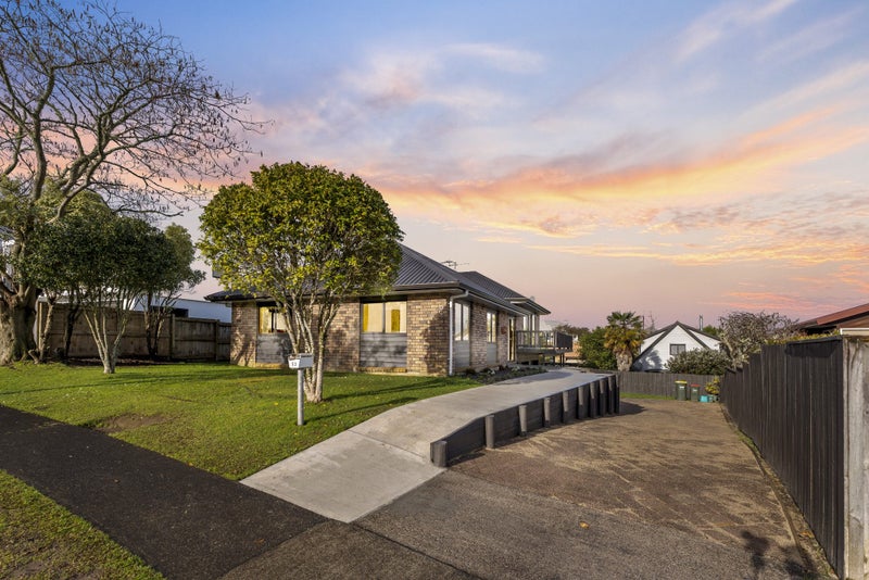 53 Lansdowne Crescent, Glenview, Hamilton - Carousel 1