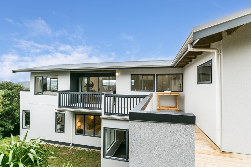 5 Atamira Close, Churton Park, Wellington - Carousel 2