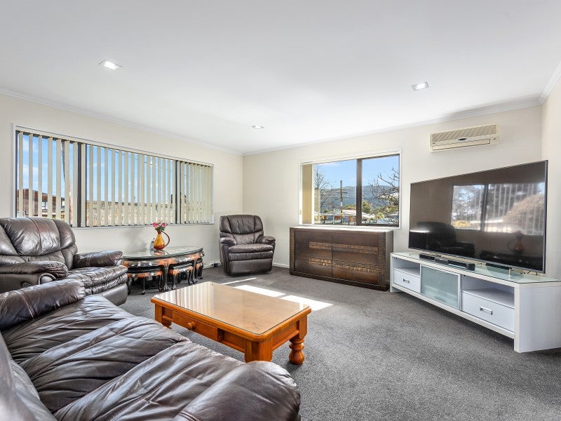 1A Garth Lane, Maoribank, Upper Hutt - Carousel 2