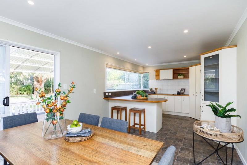 77 Abraham Crescent, Milson, Palmerston North - Carousel 2